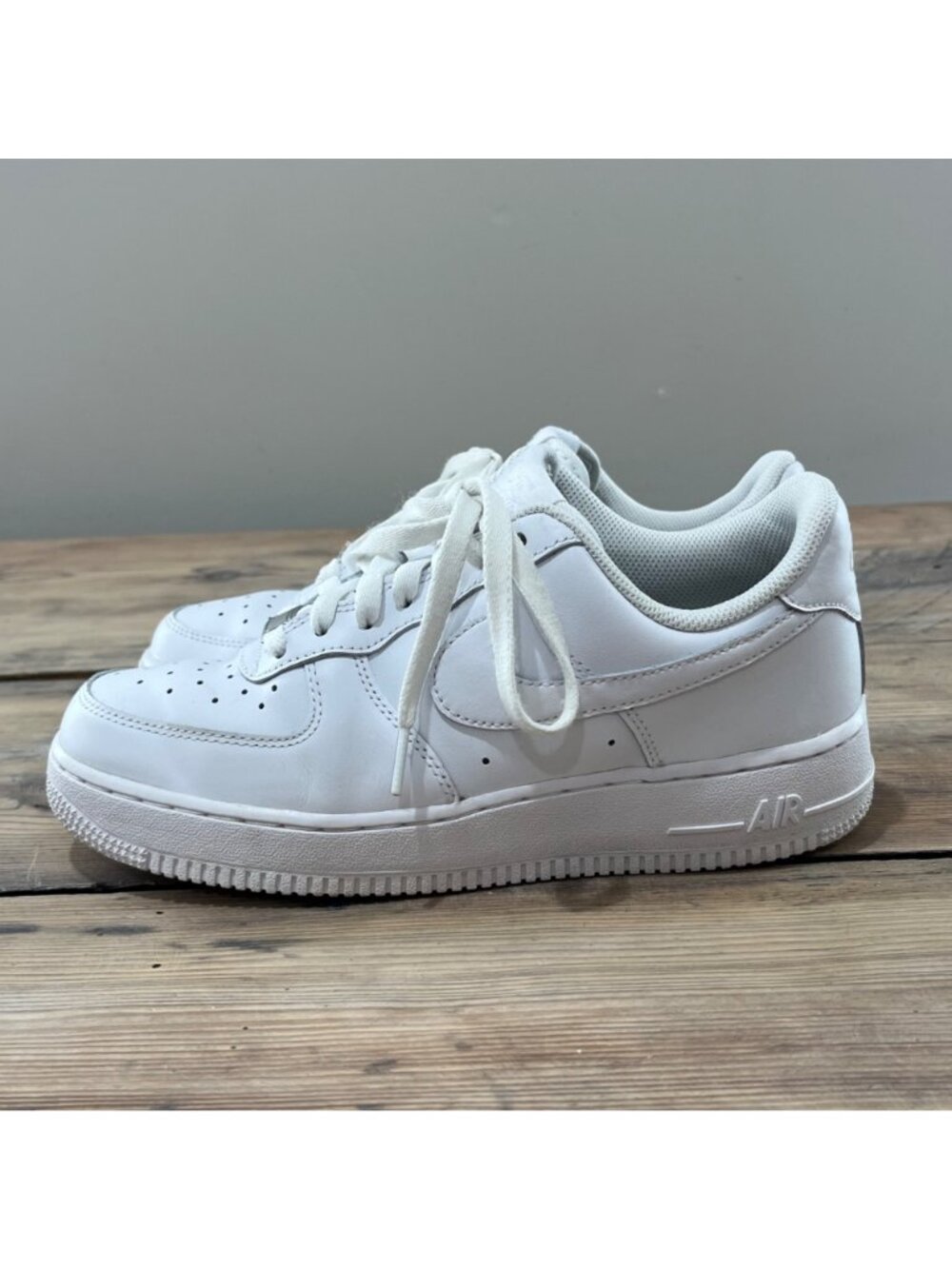 Nike Air Force 1 '07 Triple White Womens 8.5 White Leather Low Top Basketball - Picture 4 of 9
